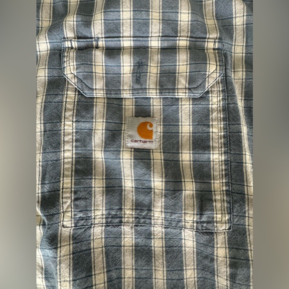 Men’s Carhartt button up - Picture 3 of 3